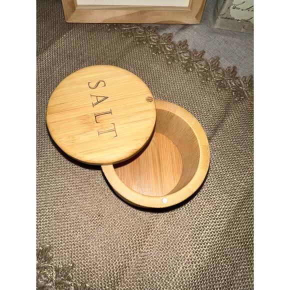 Moso Bamboo Salt Box Cellar with SALT Engraved On Top Magnetic Swivel Lid GUC - Picture 4 of 5